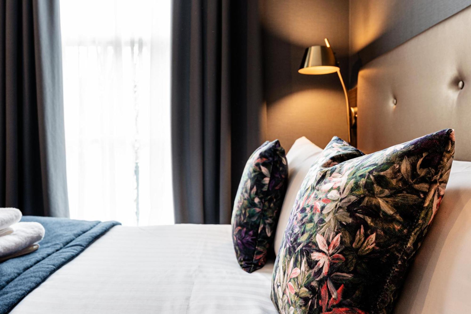 The House On Warwick Hotel London Bagian luar foto