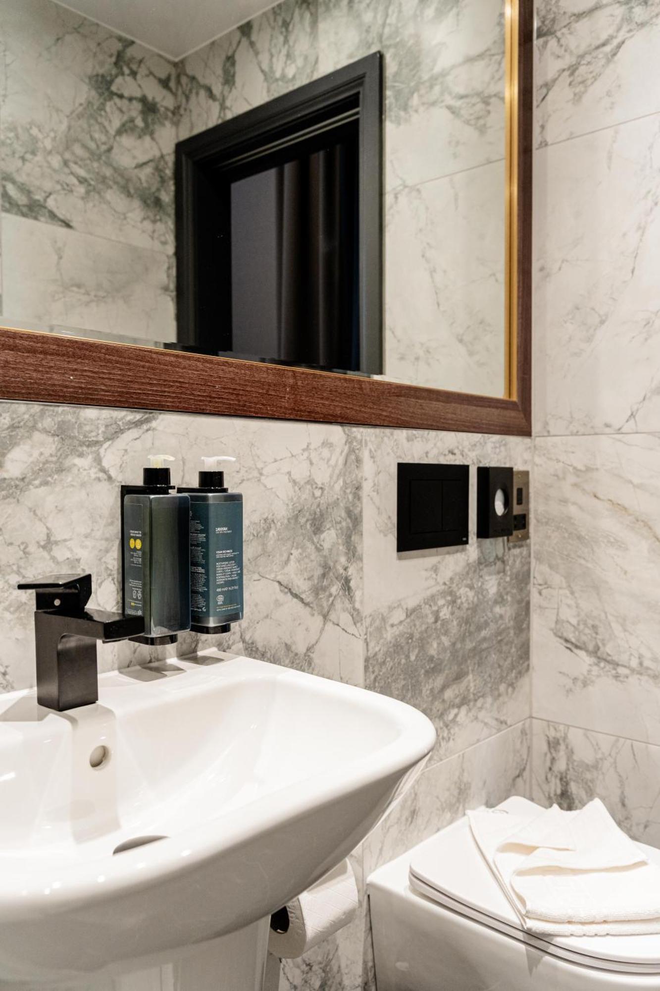 The House On Warwick Hotel London Bagian luar foto